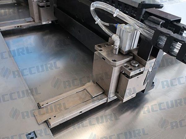 آلة التخريم CNC البرجية بوحدة مؤازرة 50 Ton